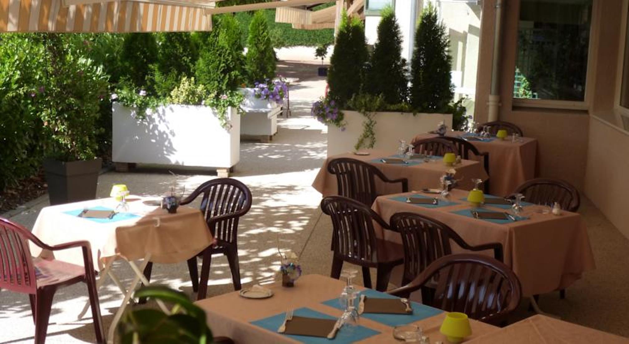 Hotel Le Chatard Sarcey Ngoại thất bức ảnh