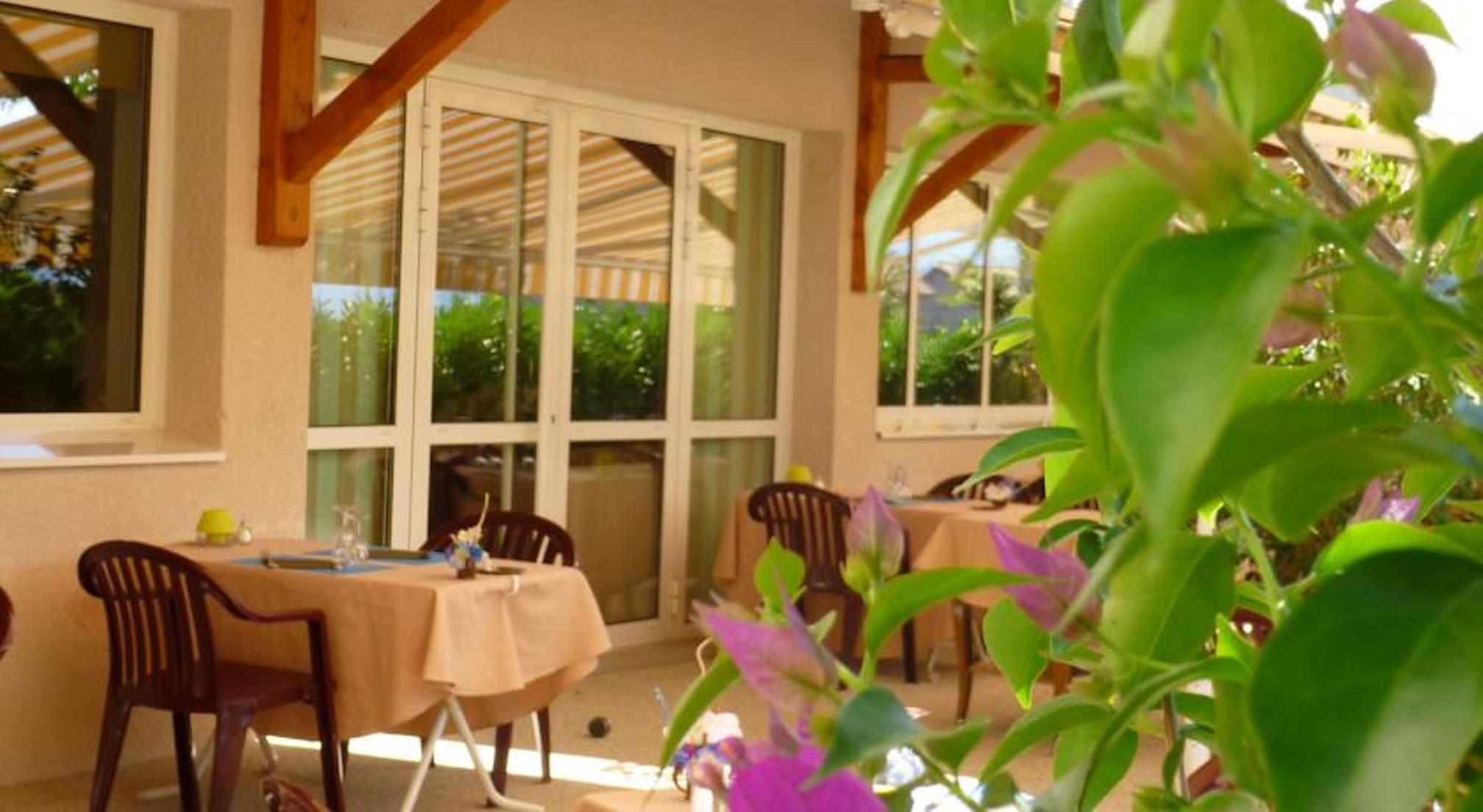 Hotel Le Chatard Sarcey Ngoại thất bức ảnh