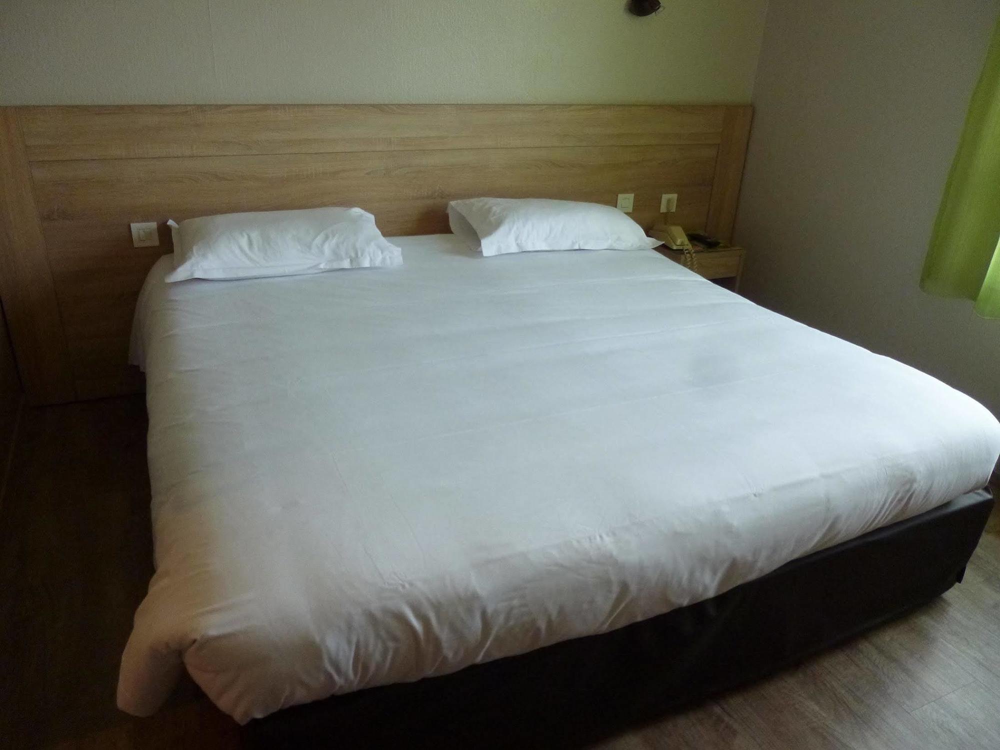 Hotel Le Chatard Sarcey Ngoại thất bức ảnh