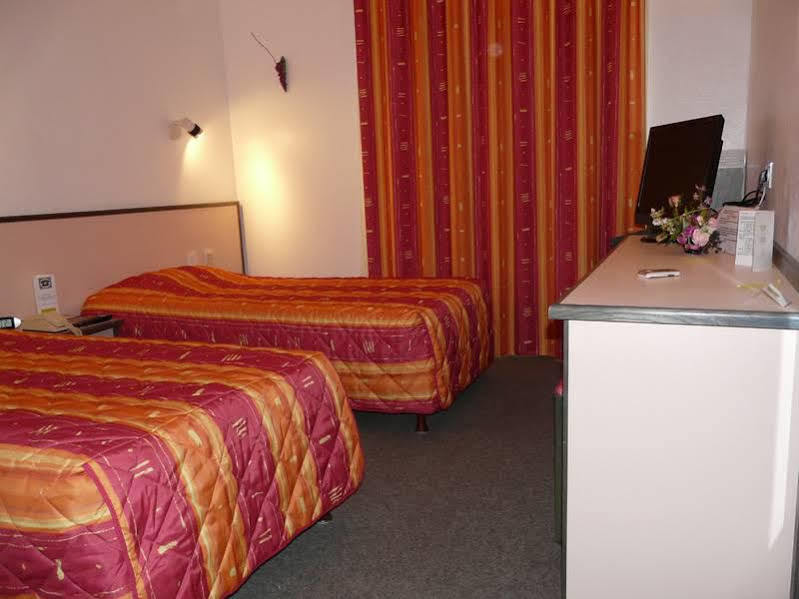 Hotel Le Chatard Sarcey Ngoại thất bức ảnh
